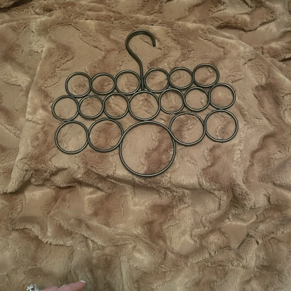 Black Multi-Ring Scarf Hanger